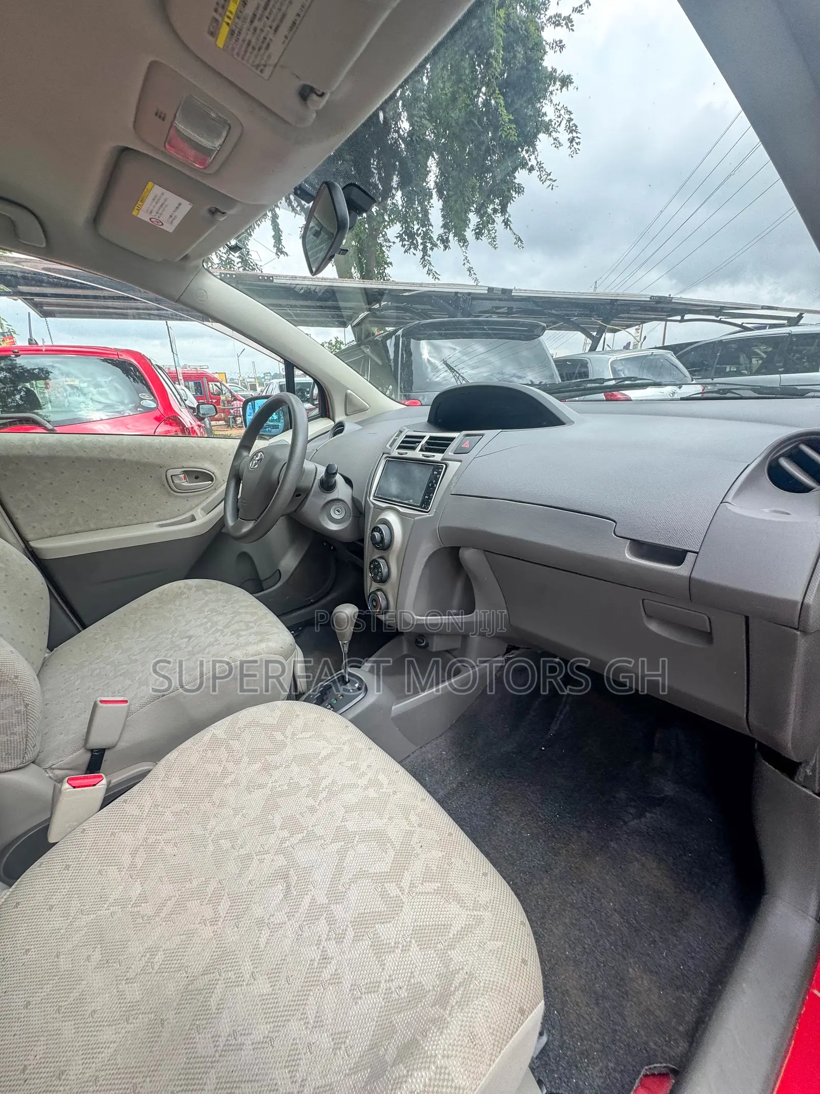 Toyota Vitz 1.3 AWD 3dr 2010 Red