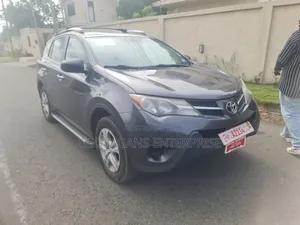 Toyota RAV4 LE 4dr SUV AWD (2.5L 4cyl 6A) 2015 Gray