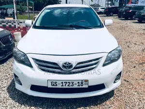 Toyota Corolla LE 4dr Sedan (1.8L 4cyl 4A) 2012 White