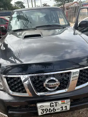 Nissan Patrol 2011 Black