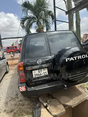 Nissan Patrol 2011 Black