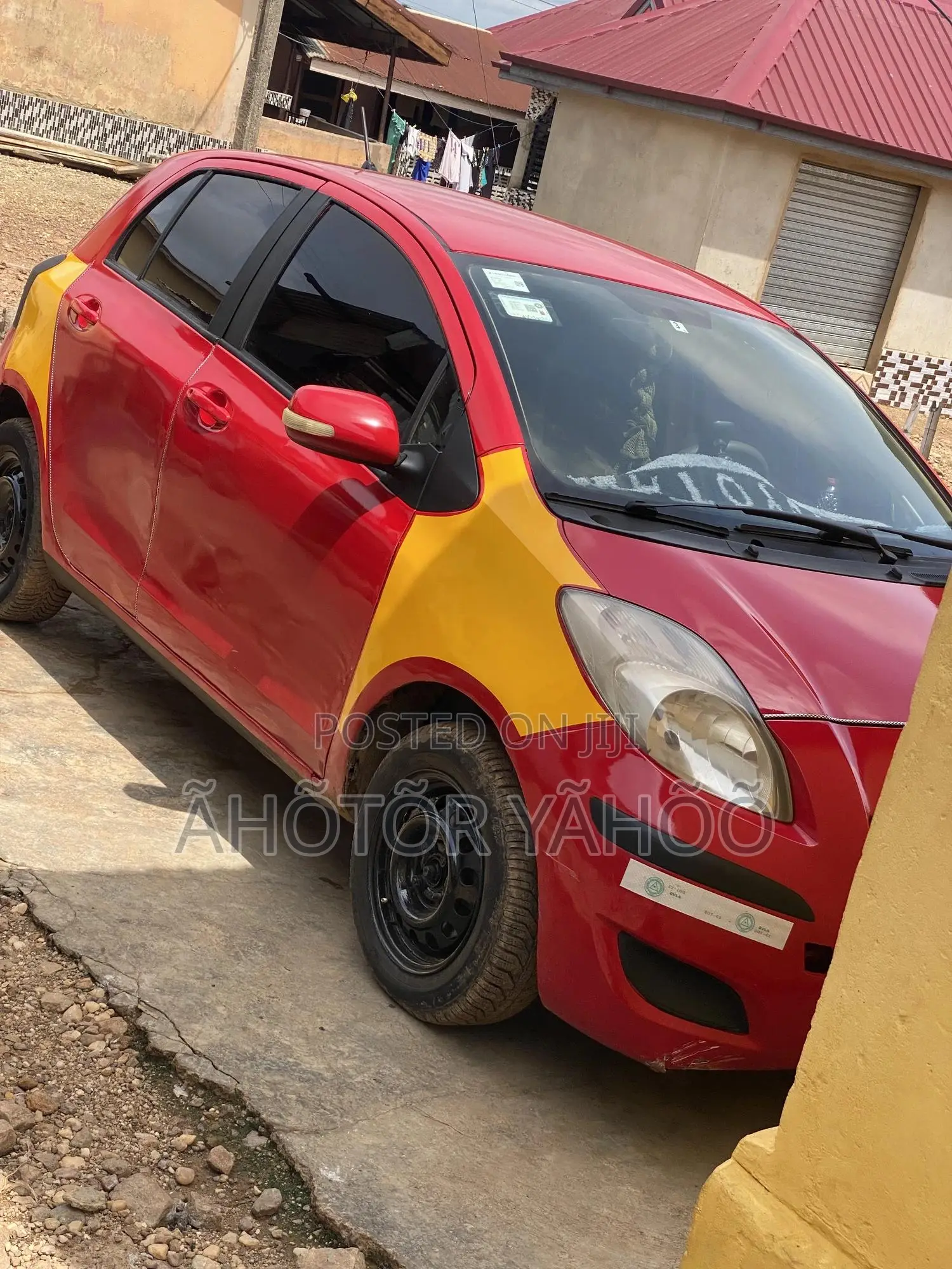 Toyota Vitz 2010 Red