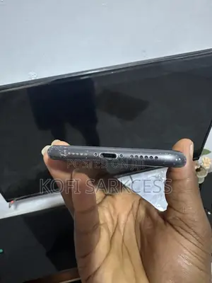 Apple iPhone 11 64 GB Black