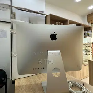 Desktop Computer Apple iMac 8GB Intel Core i5 SSD 256GB