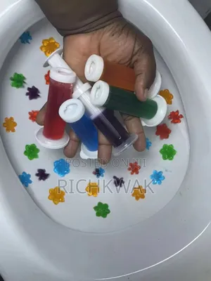 Toilet Gel That Sticks to the Sink and Smells Good