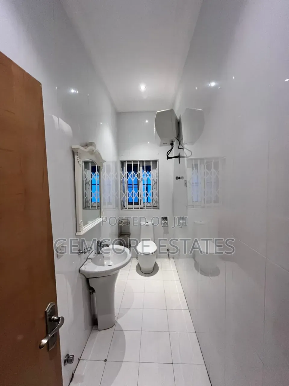 Furnished 5bdrm House in East Legon, A&C Mall Area for rent