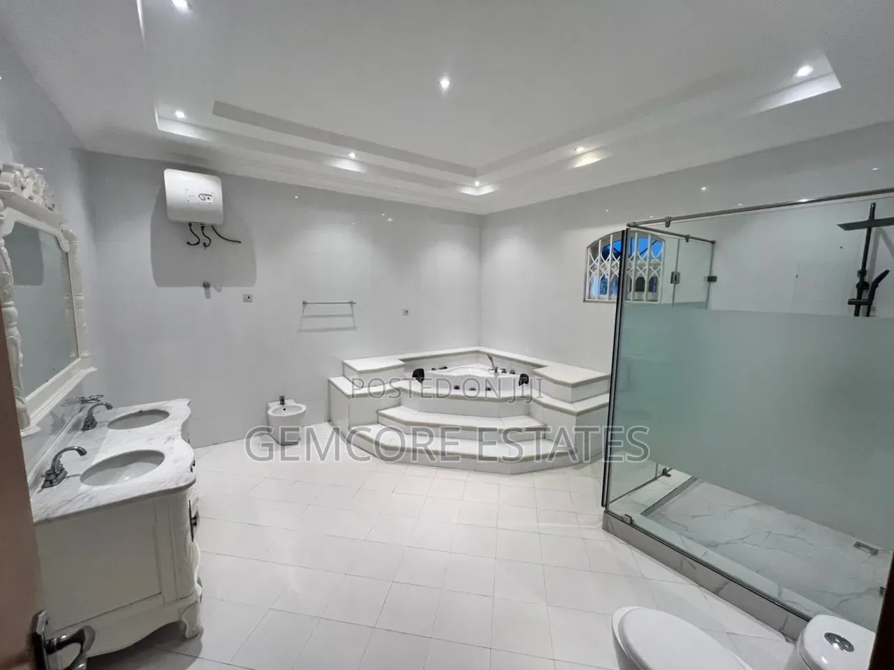 Furnished 5bdrm House in East Legon, A&C Mall Area for rent