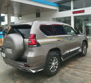 Toyota Land Cruiser Prado 2017 Gray