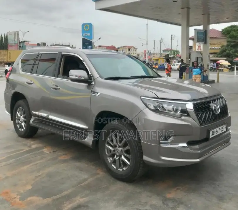Toyota Land Cruiser Prado 2017 Gray