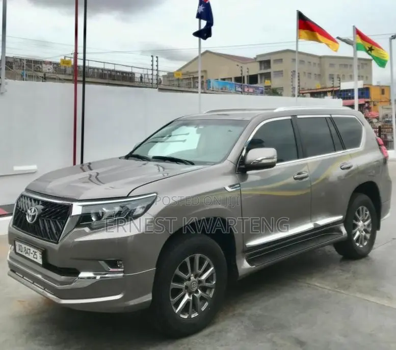Toyota Land Cruiser Prado 2017 Gray