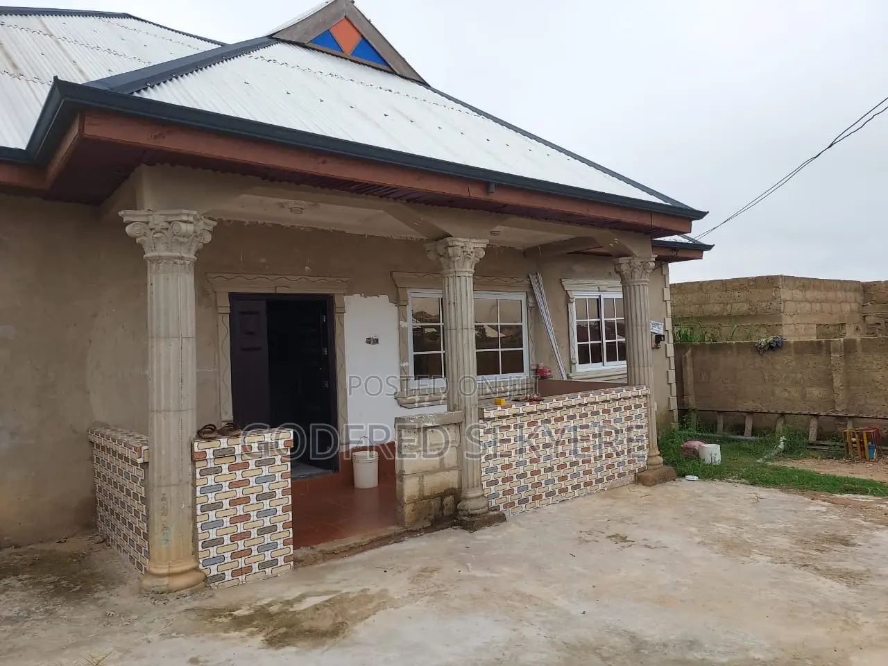 4bdrm Apartment in Adeleke Estates, Kumasi Metropolitan for sale
