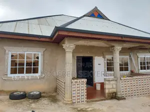 4bdrm Apartment in Adeleke Estates, Kumasi Metropolitan for sale
