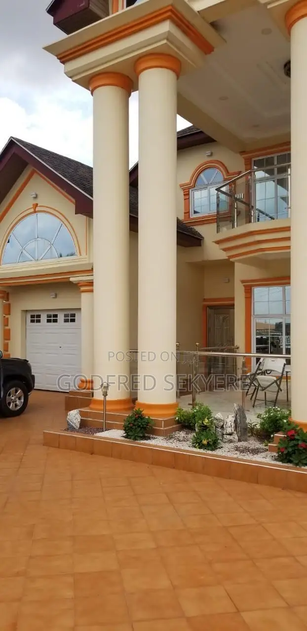 Furnished 5bdrm Apartment in Adeleke Estates, Kumasi Metropolitan