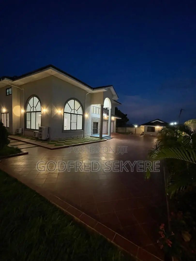 Furnished 5bdrm Apartment in Adeleke Estates, Kumasi Metropolitan