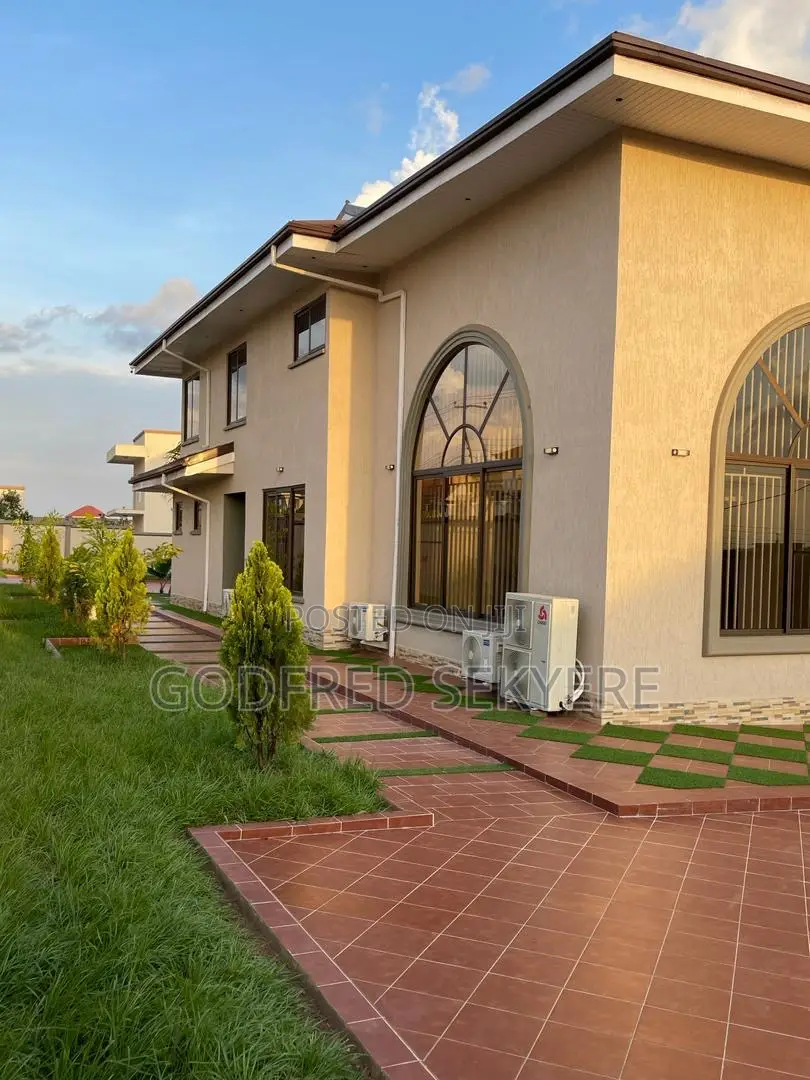 Furnished 5bdrm Apartment in Adeleke Estates, Kumasi Metropolitan