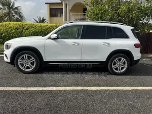 Mercedes-Benz GLB-Class 2023 White