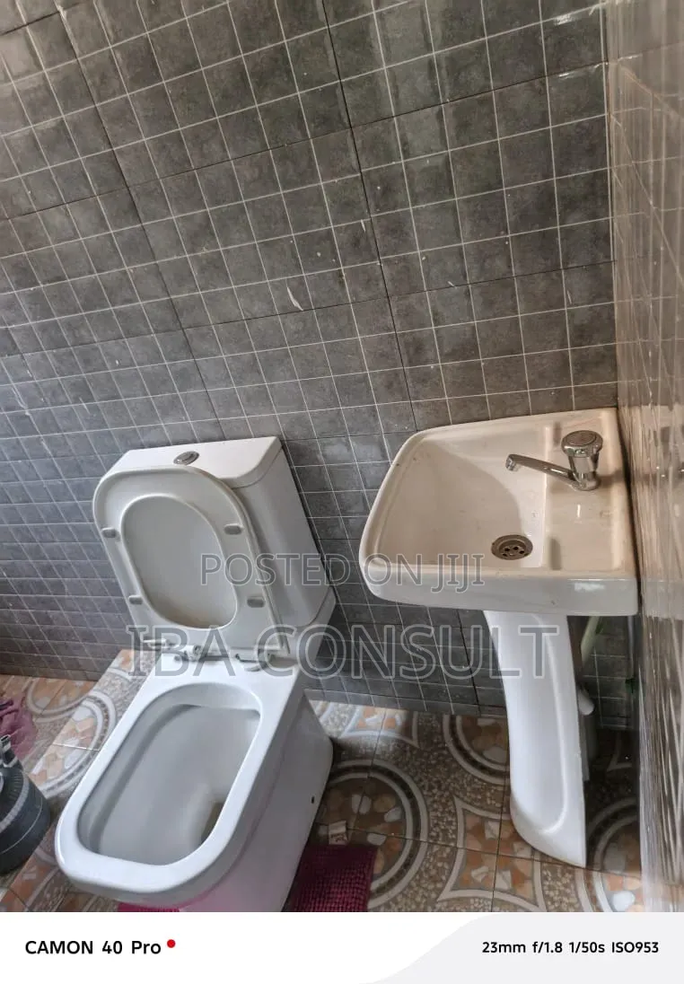 3bdrm House in Oyarifa, Ghana Flag for sale