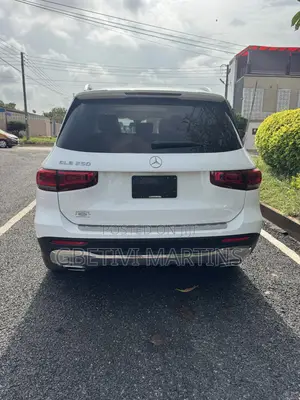 Mercedes-Benz GLB-Class 2023 White