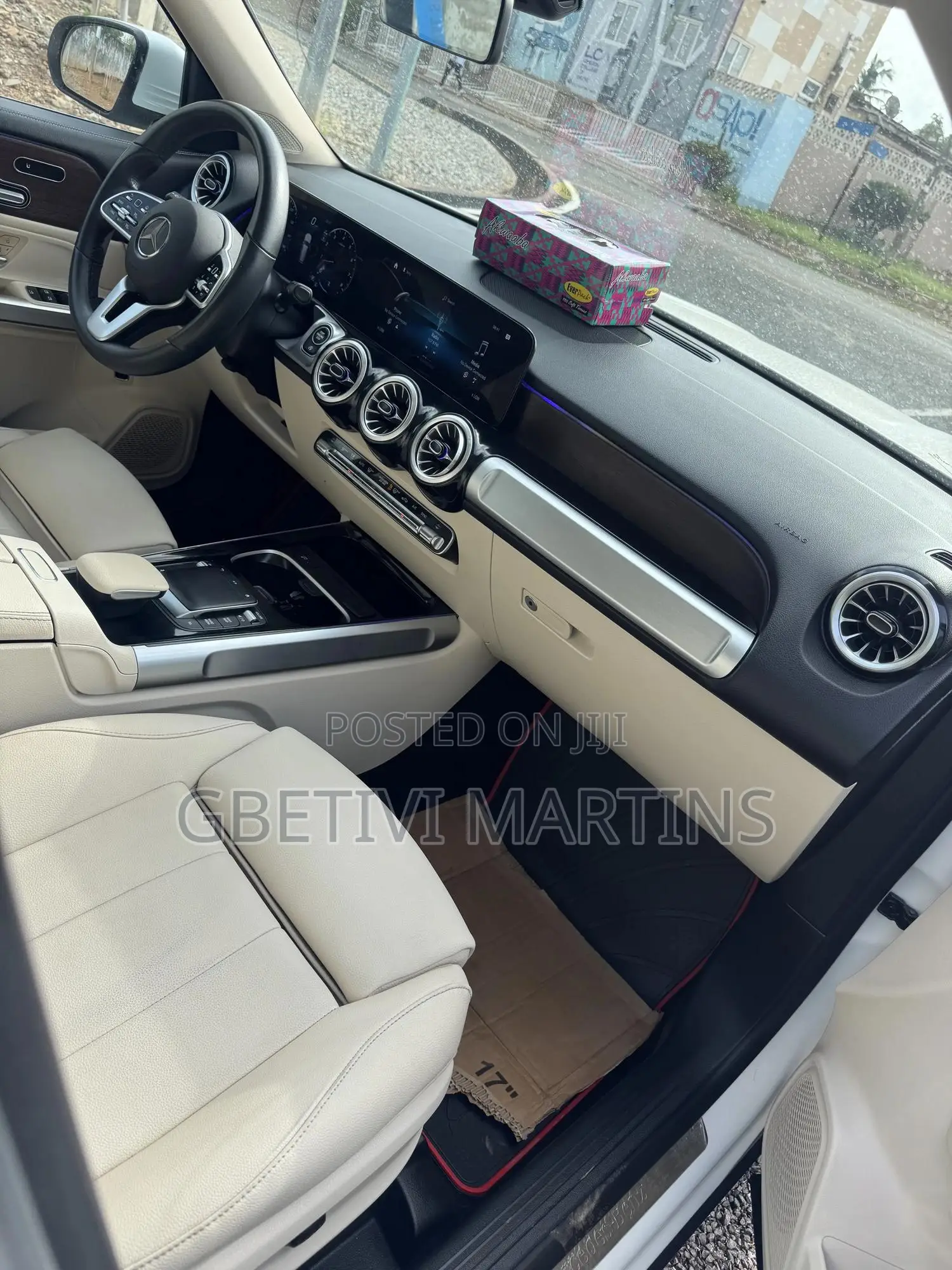 Mercedes-Benz GLB-Class 2023 White