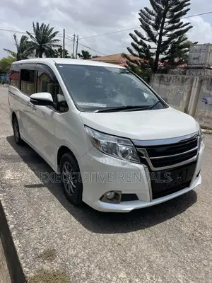 Toyota Esquire 2015 White