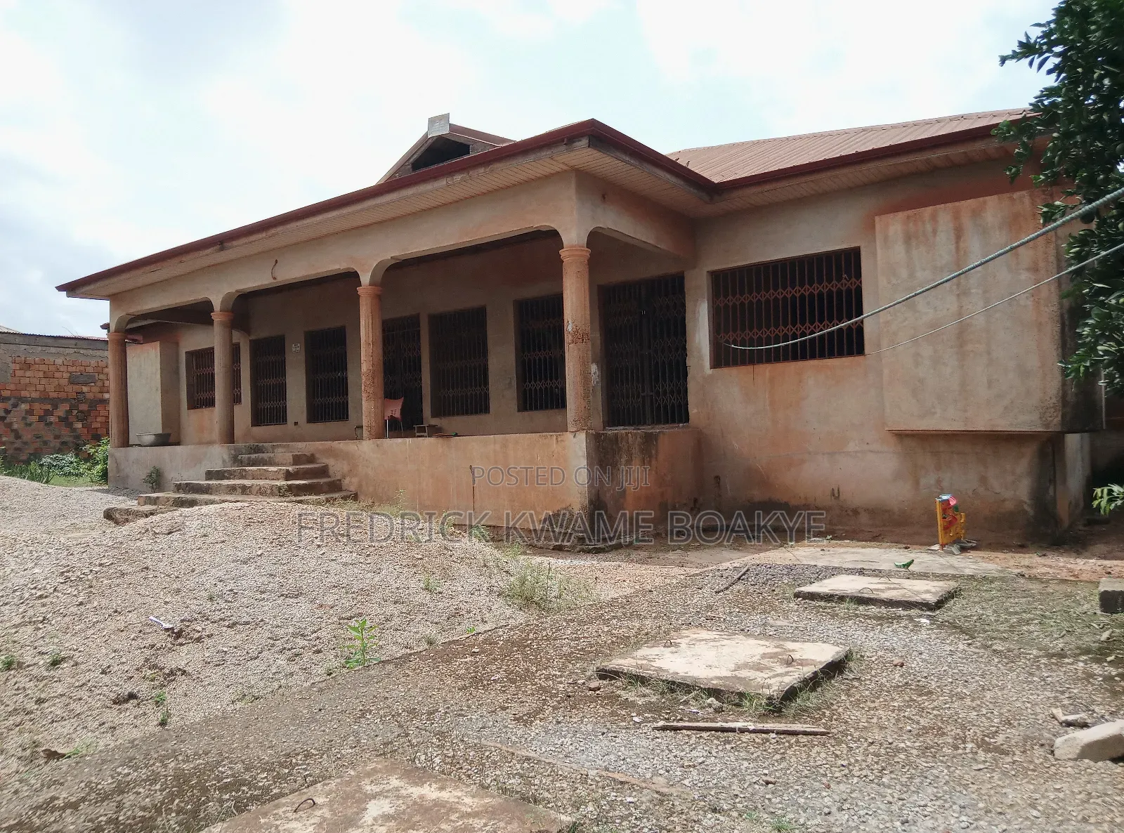 7bdrm House in Brother K Estate, Kumasi Metropolitan for sale