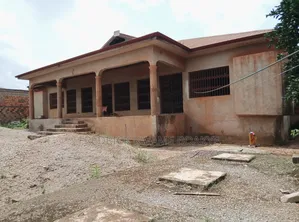 7bdrm House in Brother K Estate, Kumasi Metropolitan for sale