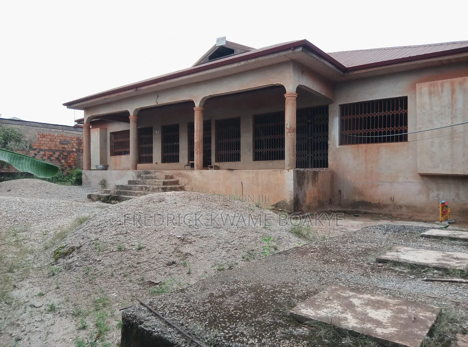 7bdrm House in Brother K Estate, Kumasi Metropolitan for sale