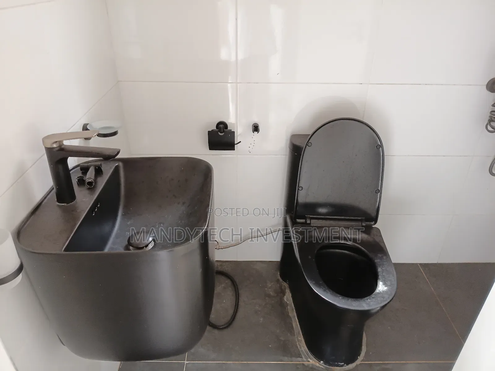 Furnished 5bdrm House in School Junction for sale