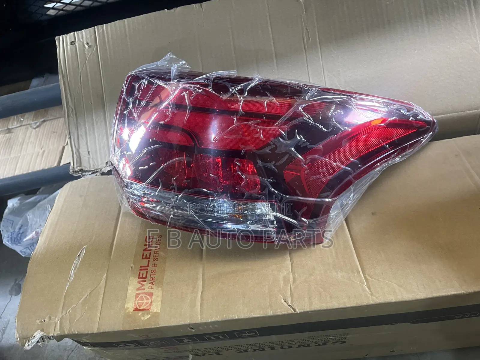 Outlander 2017 Taillight Right