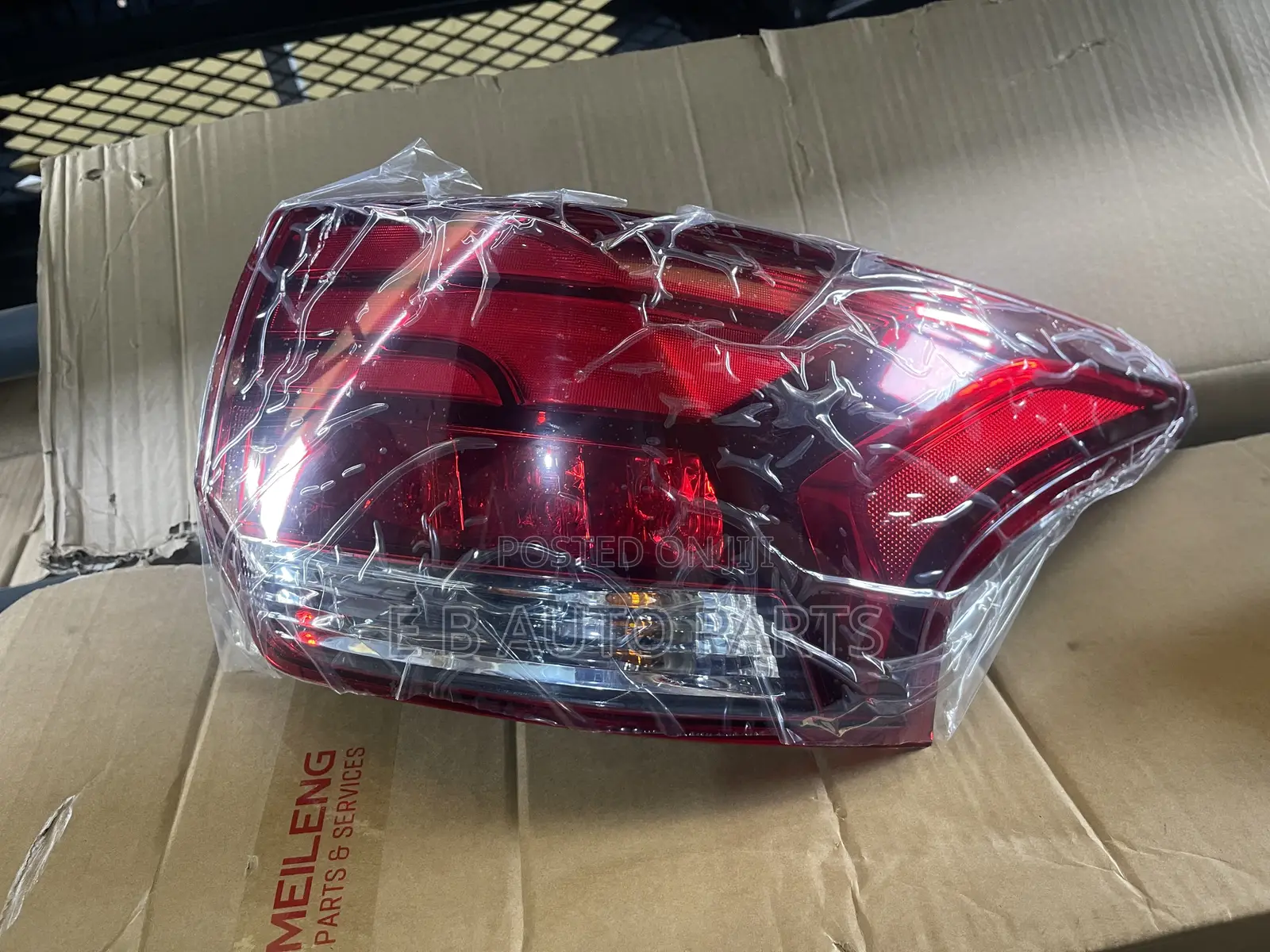 Outlander 2017 Taillight Right