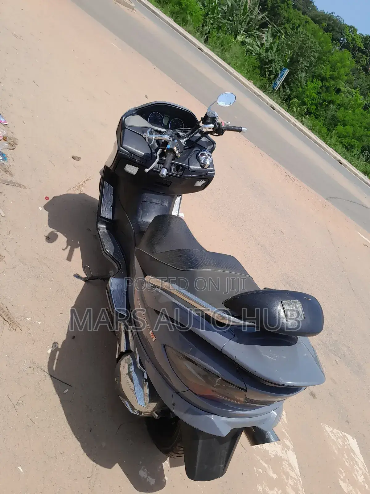 Suzuki Burgman 2015 Gray