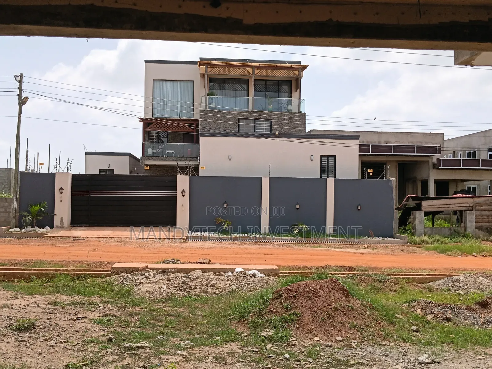 Luxurious 7 Bd Mansion Plus Boy's Quarters- Lakeside