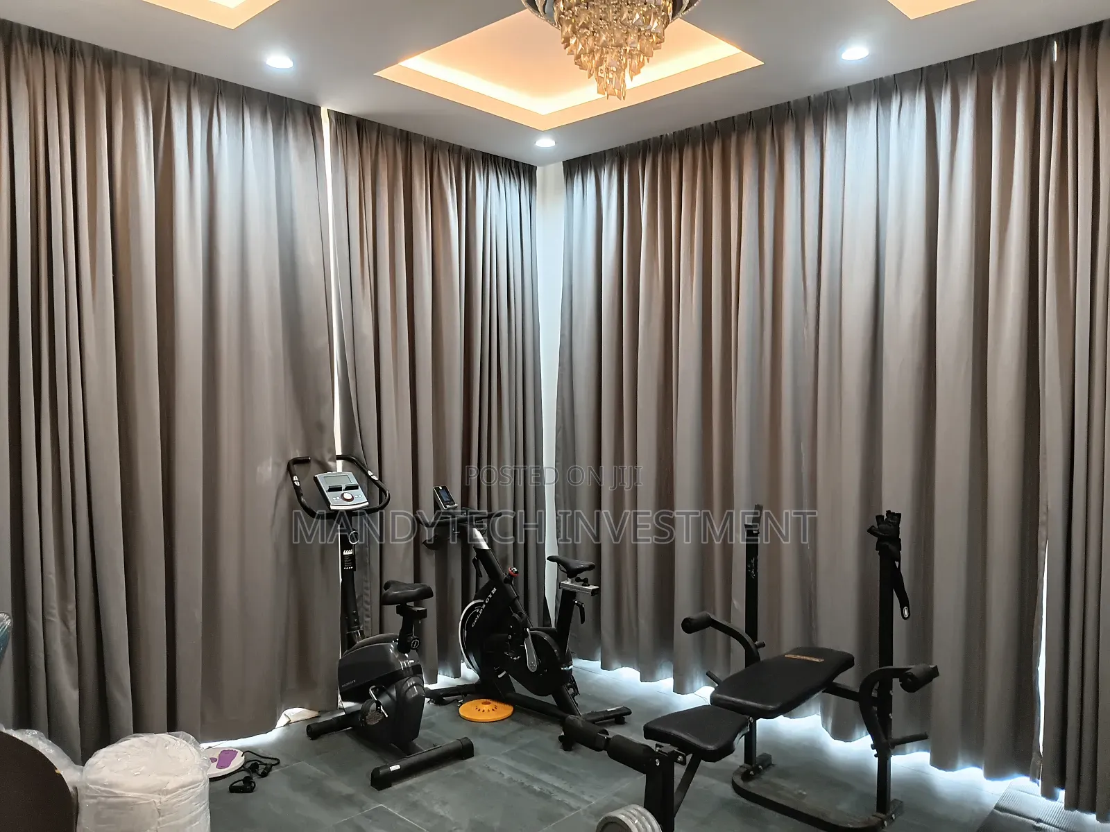 Luxurious 7 Bd Mansion Plus Boy's Quarters- Lakeside