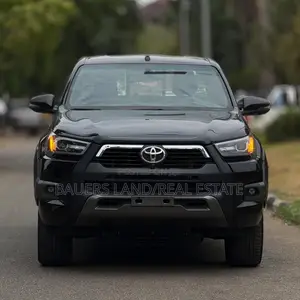 New Toyota Hilux 2025 Black