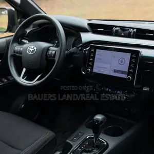 New Toyota Hilux 2025 Black