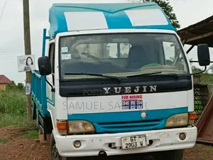 Nice Yuejin Truck With Mighty Engine 2009 White