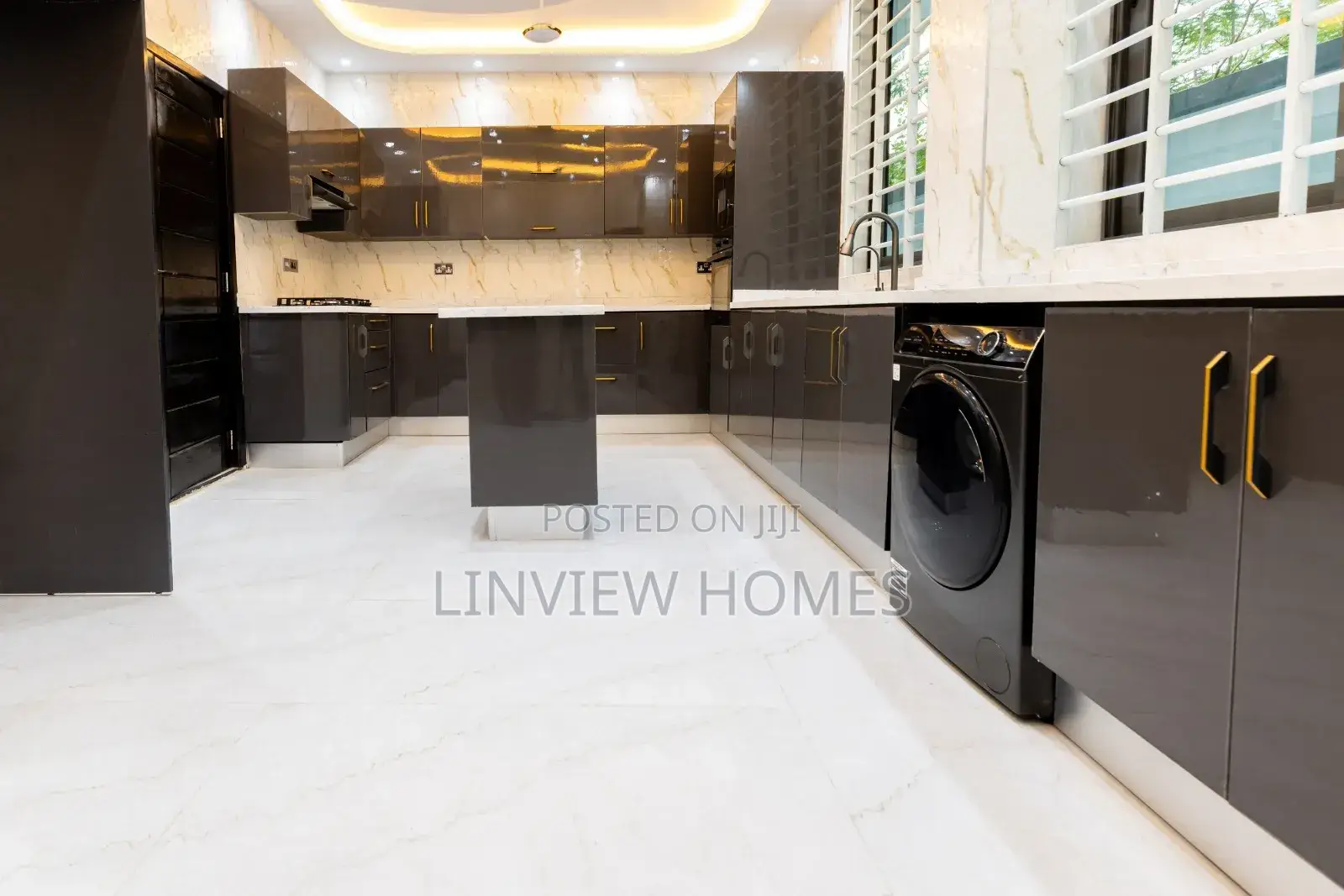 4bdrm House in Linview Homes, Weija for sale