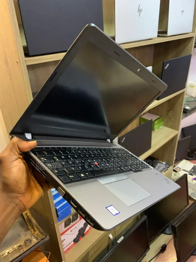 Laptop Lenovo G570 8GB Intel Core i3 HDD 1T