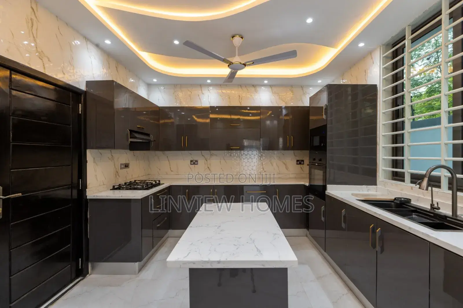 4bdrm House in Linview Homes, Weija for sale
