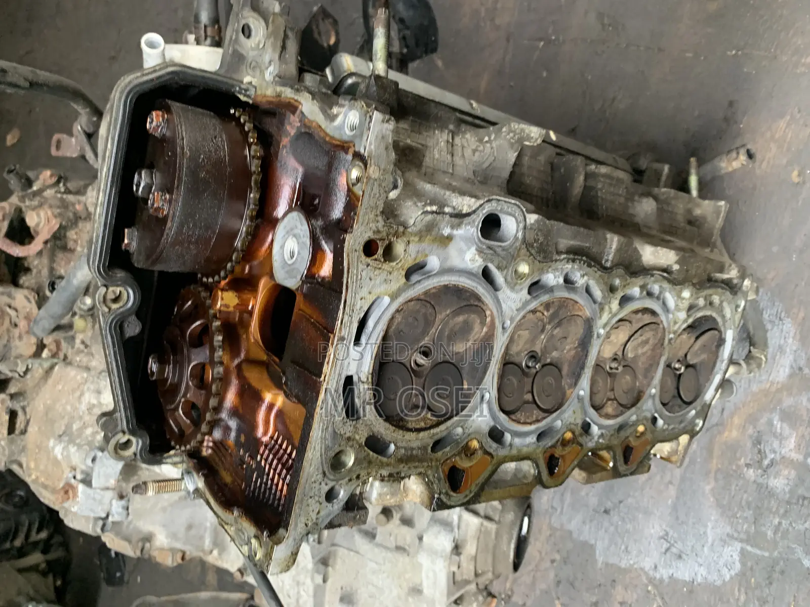 Toyota Yaris Engine Head