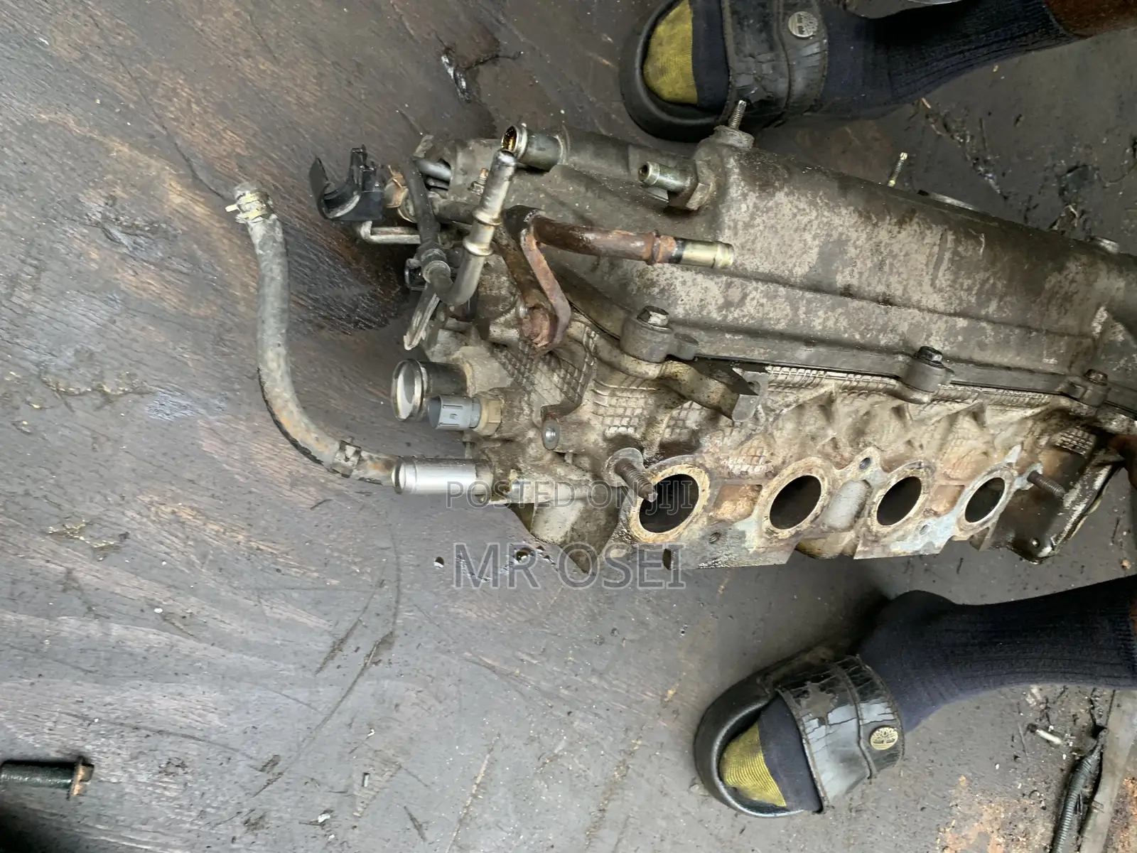 Toyota Yaris Engine Head