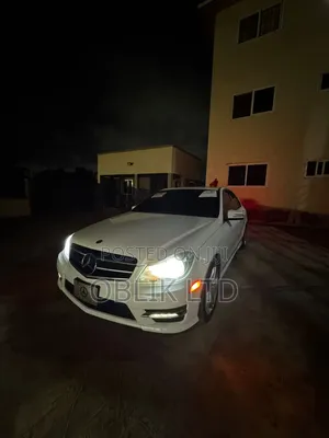Mercedes-Benz C300 Sport 4Matic Sedan AWD (3.5L 6cyl 7A) 2014 White