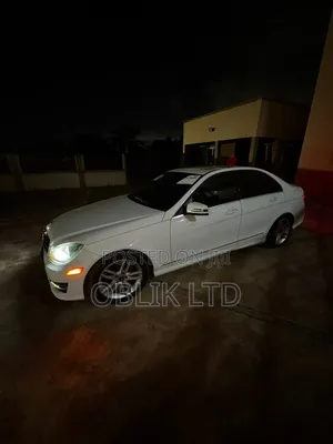 Mercedes-Benz C300 Sport 4Matic Sedan AWD (3.5L 6cyl 7A) 2014 White