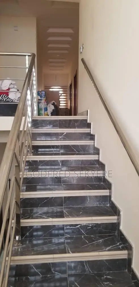 Furnished 5bdrm Apartment in Adeleke Estates, Kumasi Metropolitan