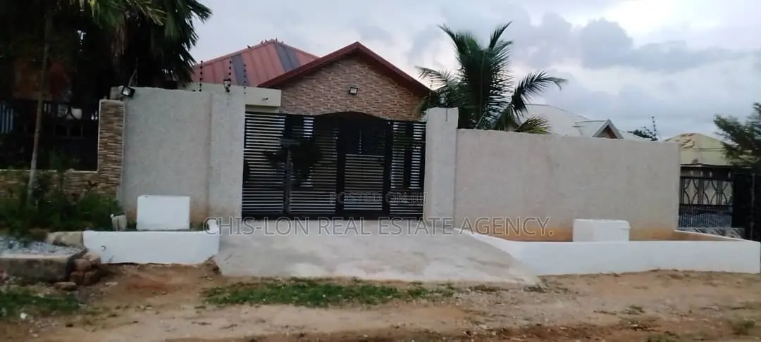 4bdrm House in Kasoa Milliunm City for sale