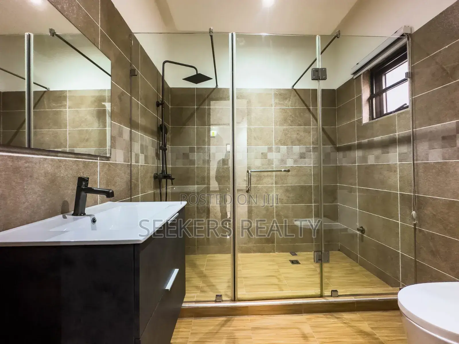 4bdrm House in Seekers Realty, Lake Side Estate for sale