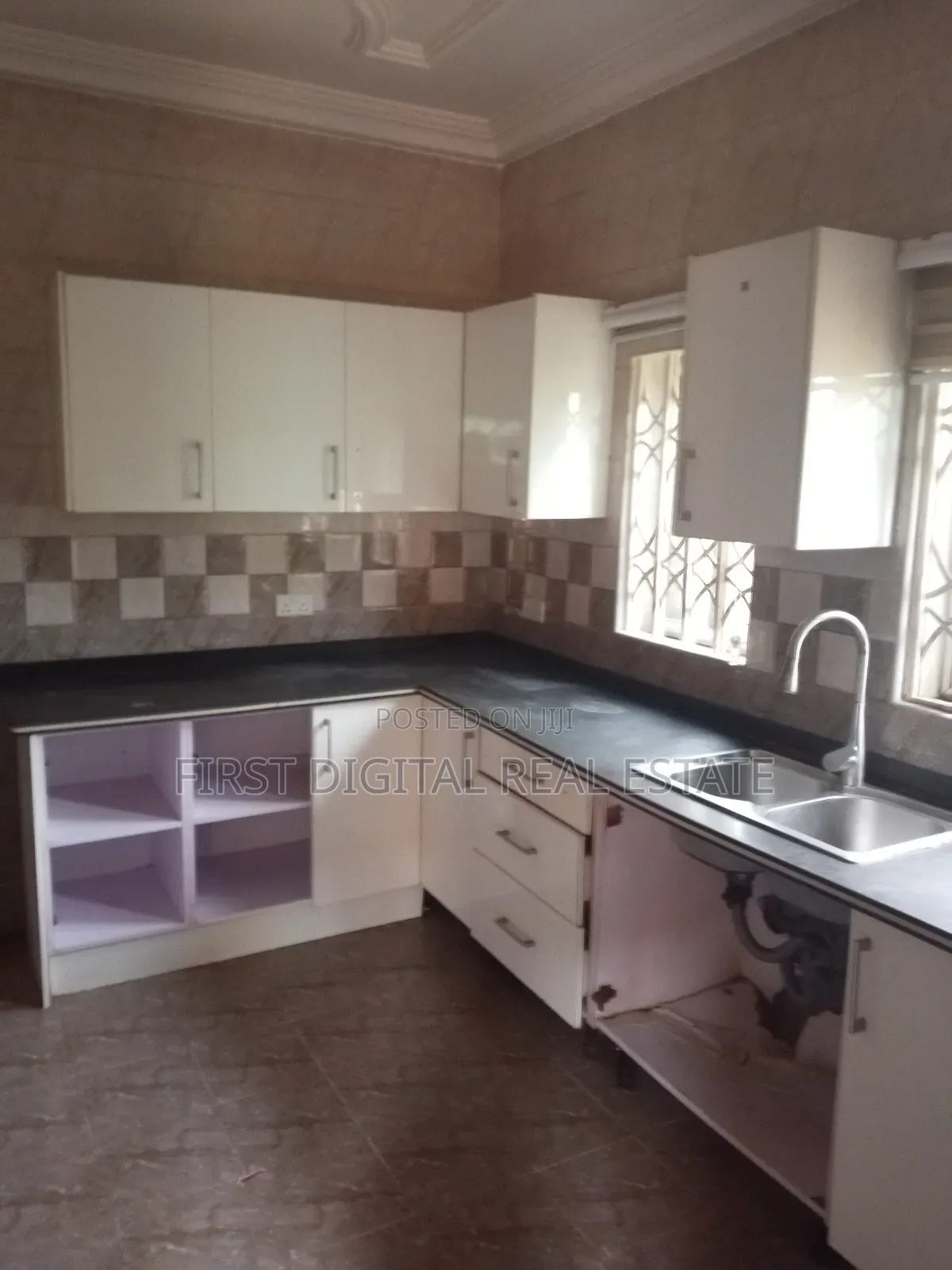 4bdrm House in First Digital Real, West Hills Mall Area for rent
