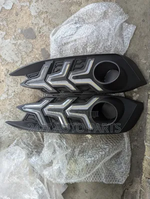 Honda Civic 2016-18 Arrowed Fog Light Cover
