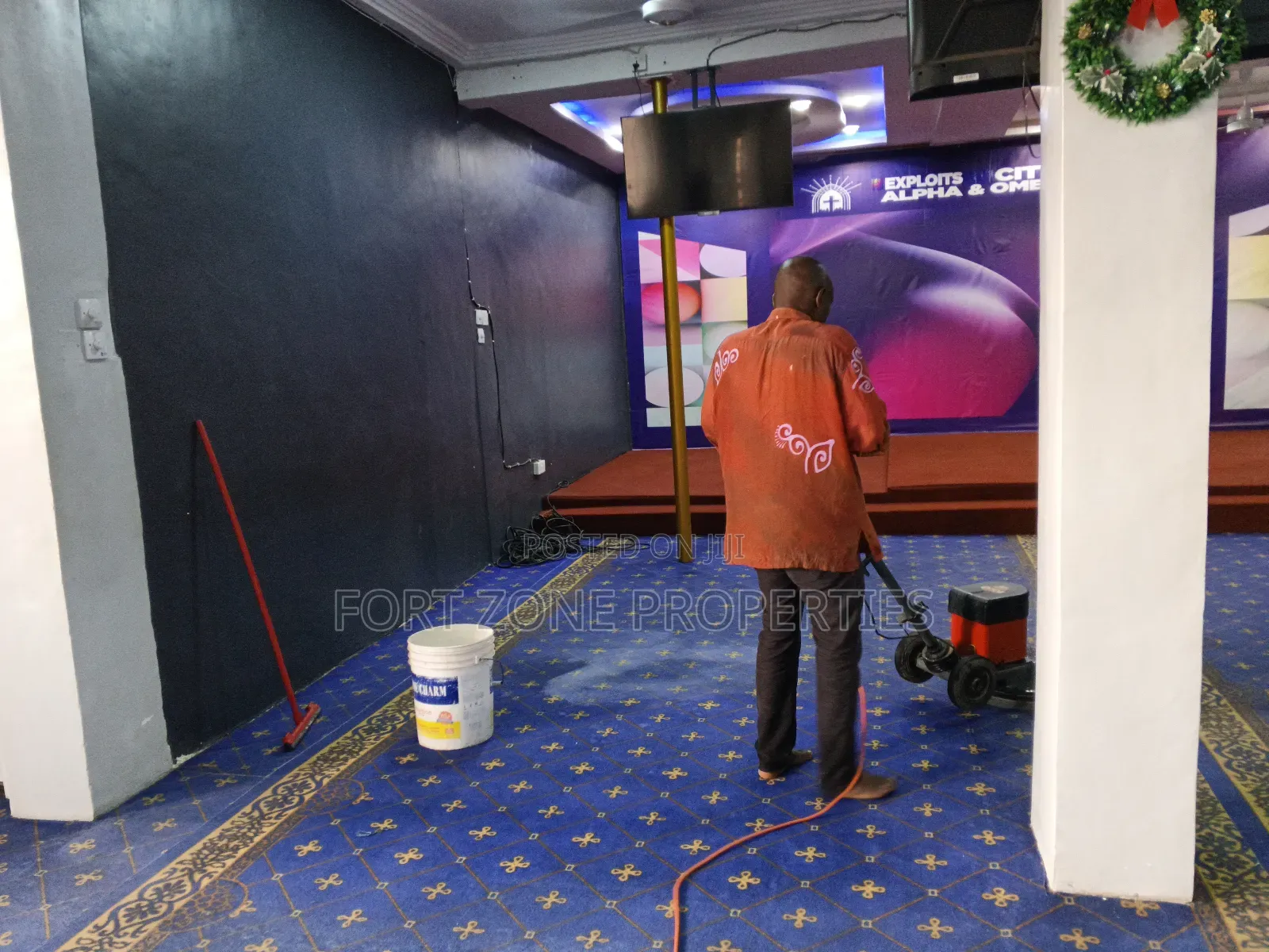 Auditorium Carpet Cleaning With Cleantex
