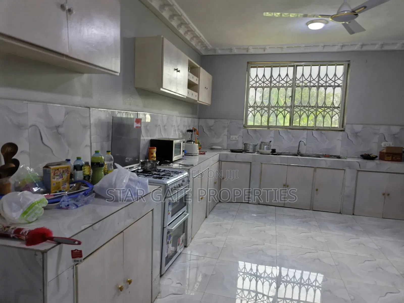 5bdrm House in Abuakwa, Atwima Nwabiagya for sale